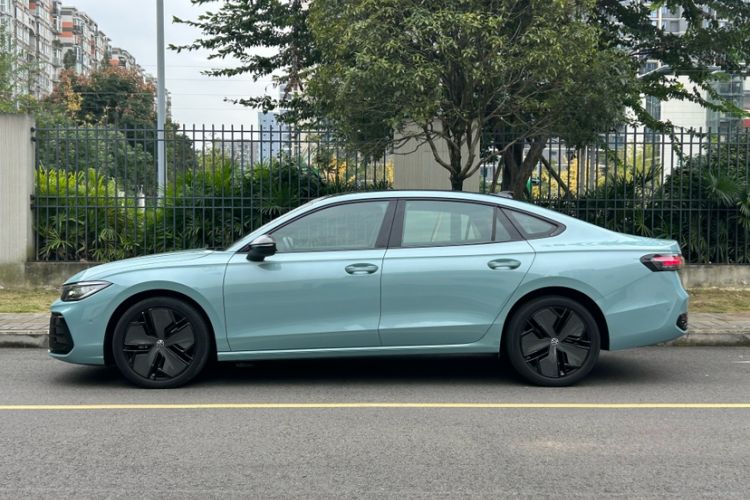 Used Volkswagen Passat 2025 Pro 380TSI Starry Dragon Luxury Edition
