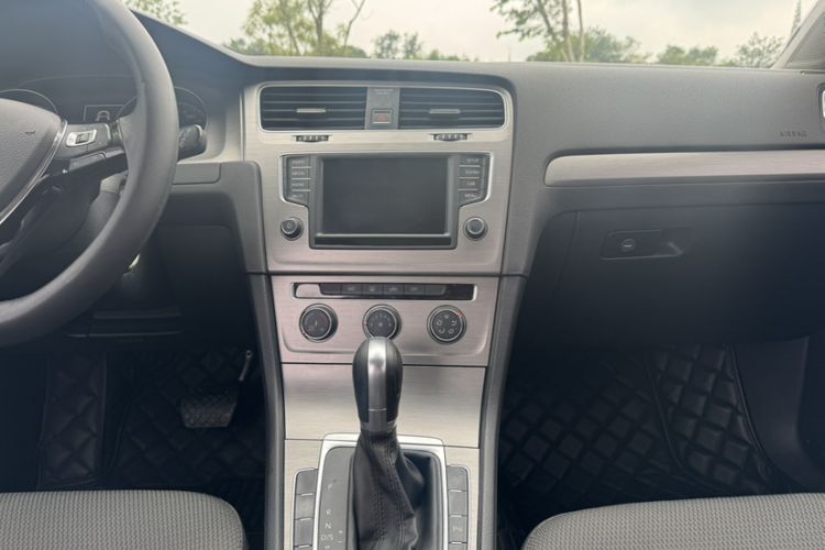 Used Volkswagen Golf 2015 1.4TSI Comfort Travel Edition
