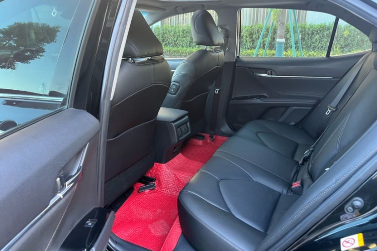 Used Toyota Camry 2018 2.0G Luxury Edition
