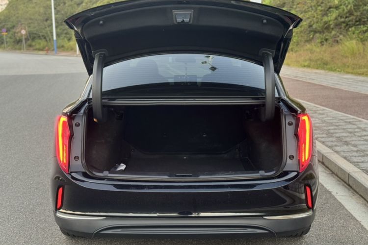 Used Hongqi E-QM5 2022 431 km Charge & Enjoy Edition
