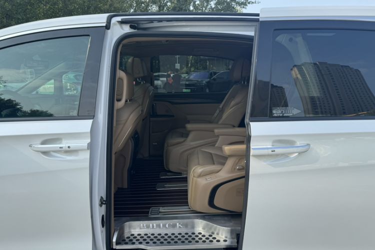 Used Buick GL8 2021 ES Land Cruiser 653T Flagship Model
