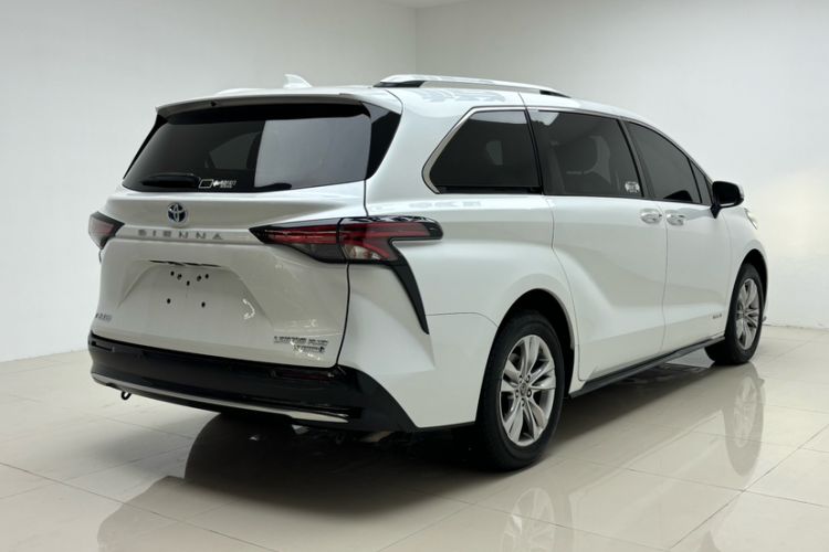 Used Toyota Sienna 2021 2.5L Hybrid Ultimate Edition

