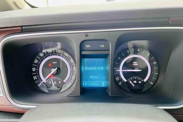 Used Buick GL8 2018 28T Luxury Model China VI Standard
