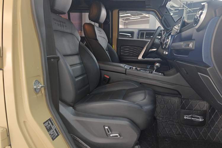 Used  BJ40 2019 2.3T Automatic Four-Wheel Drive Ring the Tower Champion Edition China VI