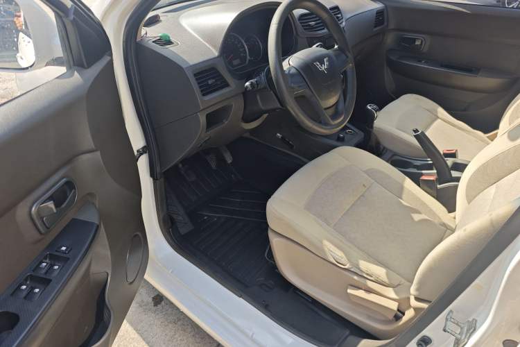 Used Wuling Hongguang 2015 1.5L S Basic Version China V Standard
