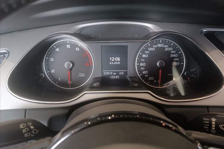 Used Audi A4L 2013 35 TFSI Automatic Comfort Model
