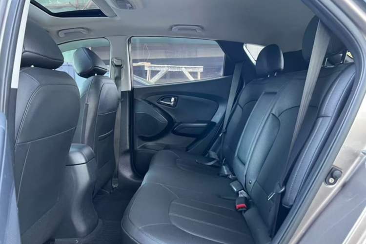 Used Hyundai ix35 2015 2.0L Automatic 2WD Smart Version China V Standard
