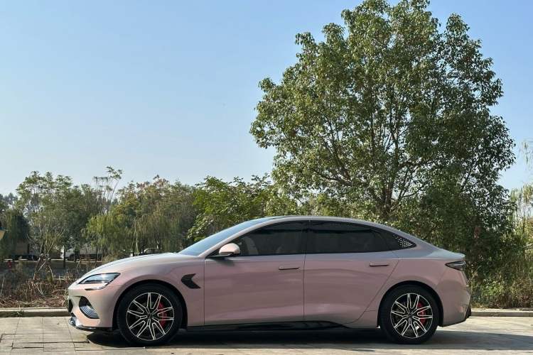 Used BYD Seal 2022 550 km Standard Range Rear-Wheel Drive Prestige Version
