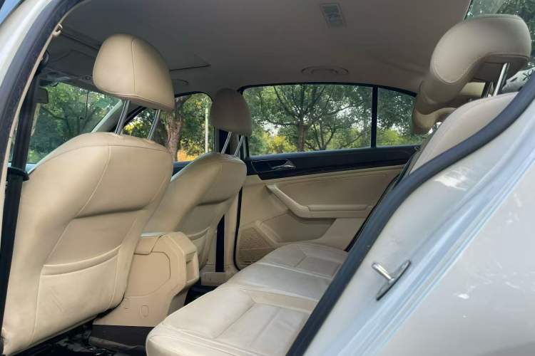 Used Volkswagen Lavida 2015 230TSI DSG Comfort Edition
