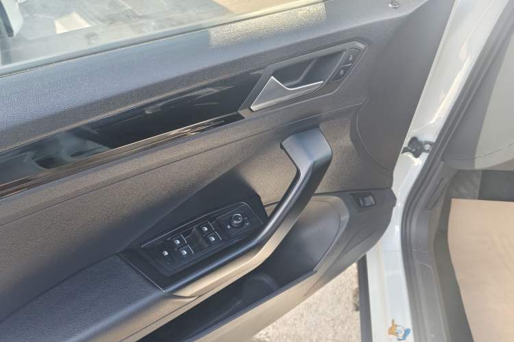 Used Volkswagen T-ROC 2020 280TSI DSG Two-Wheel Drive Comfort Version
