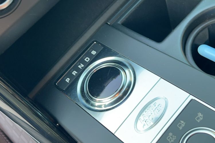 Used Land Rover Discovery 2018 2.0T SE
