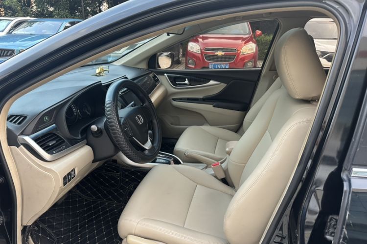 Used Honda Crider 2013 1.8L automatic luxury edition
