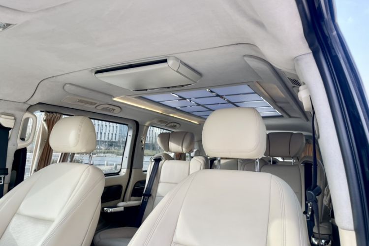 Used Mercedes-Benz Vito 2018 2.0T Elite Version 7 Seats China VI Emission Standard
