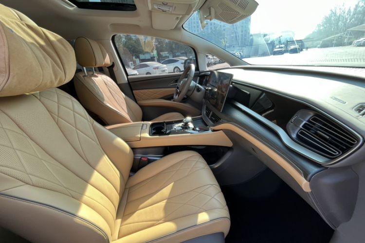 Used Denza D9 2022 DM-i 970 Four-Wheel Drive Prestige Model