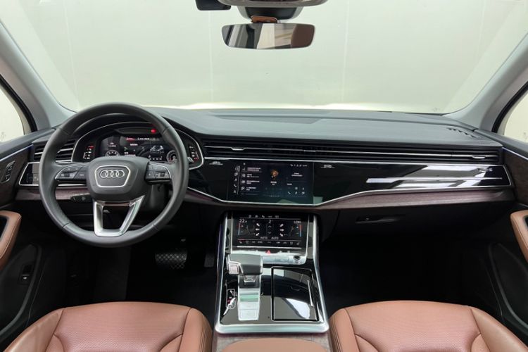 Used Audi Q7 2023 45 TFSI quattro S line Sport model
