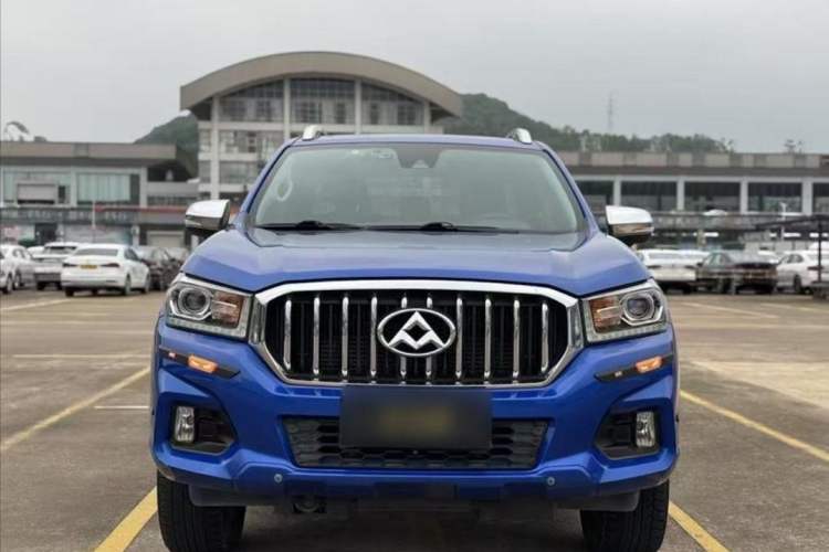 Used SAIC MAXUS T60 2017 2.0T Gasoline Automatic 4x4 High-Ride Flagship Long-Wheelbase Version
