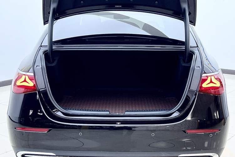 Used Mercedes-Benz E-Class 2025 E 300 L Luxury Model