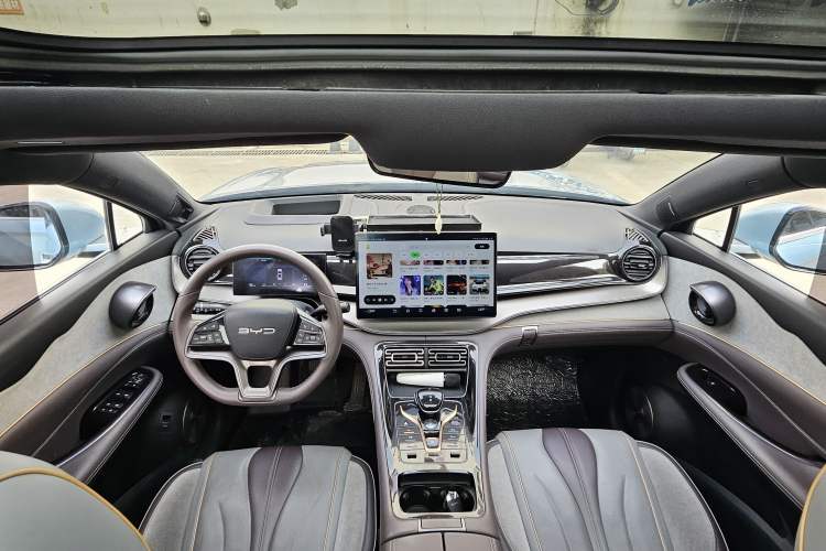 Used BYD Frigate 07 2023 DM-i 100KM Prestige Model
