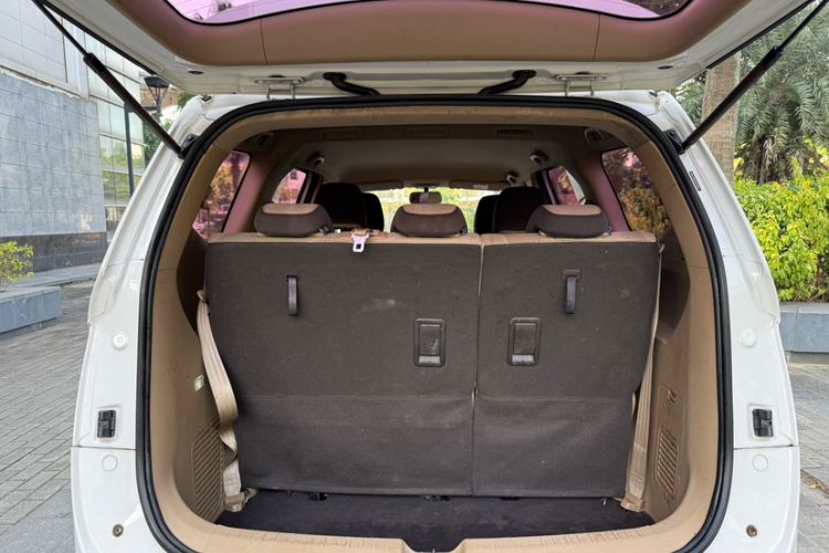 Used Baojun 730 2017 1.5T Manual Fashion Version 7 Seats China V Emission Standard