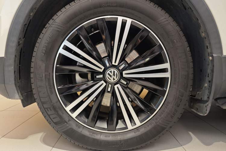 Used Volkswagen Tiguan L 2019 330TSI Automatic Two-Wheel Drive Panoramic Comfort Edition China V Standard
