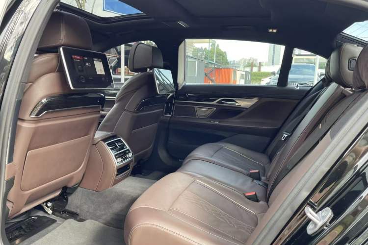 Used BMW 7 Series 2018 740Li M Sport Package Leading Model
