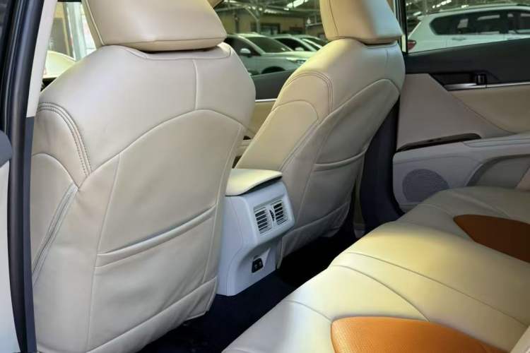 Used Toyota Camry 2018 2.0E Elite Edition
