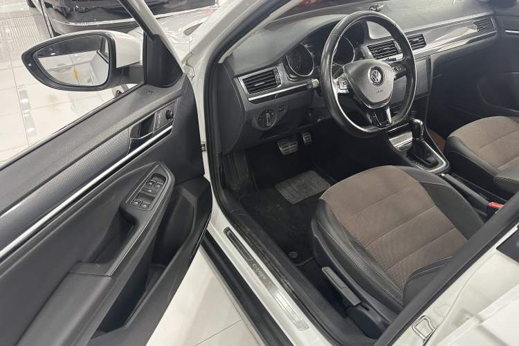 Used Volkswagen C-TREK 2018 230TSI DSG Comfort Model