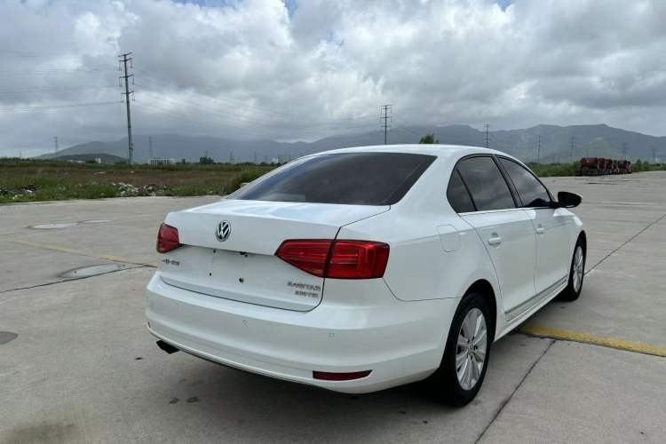 Used Volkswagen Sagitar 2016 230TSI 25th Anniversary Edition
