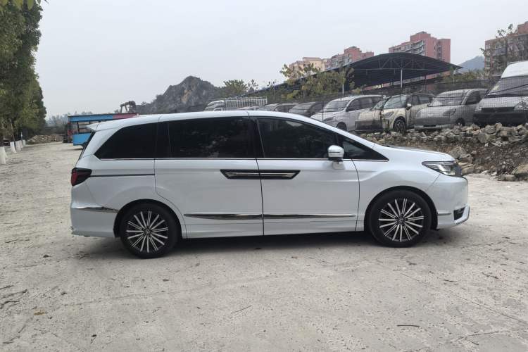 Used Honda Elysion 2024 2.0L eHEV Luxury Edition