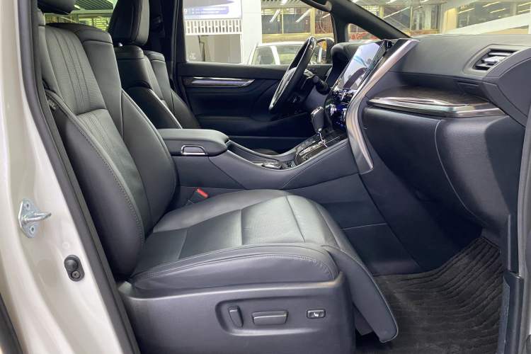 Used Toyota Vellfire 2021 Crown Dual-Engine 2.5L HV Prestige Edition
