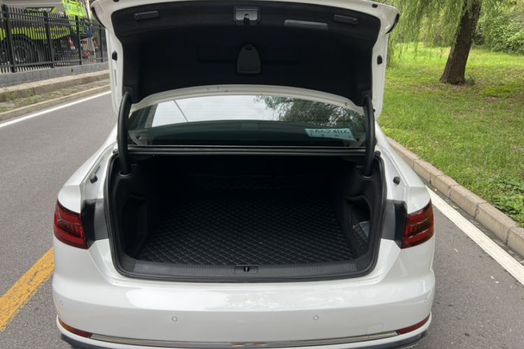 Used Audi A4L 2019 40 TFSI Ambition China VI
