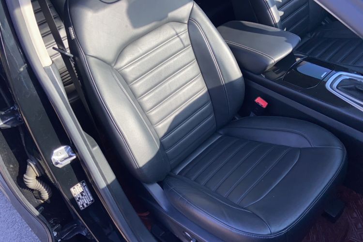 Used Ford Edge 2017 EcoBoost 245 Two-Wheel-Drive Sporty 7-Seater
