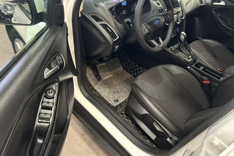 Used Ford Focus 2015 Hatchback 1.6L Automatic Fashion Edition
