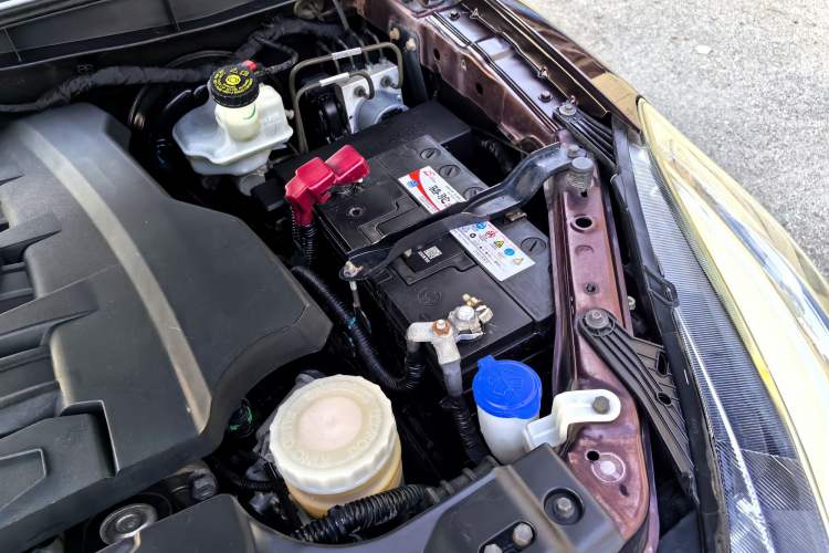 Used JMC Yusheng S350 2016 2.0T Automatic Two-Wheel Drive Gasoline Luxury Edition 5 Seats
