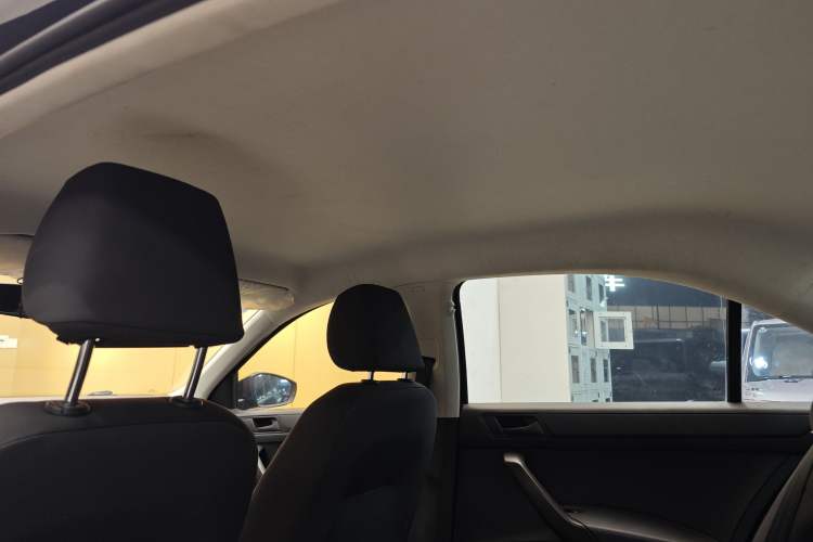 Used Volkswagen Santana 2016 1.6L Automatic Fashion Edition
