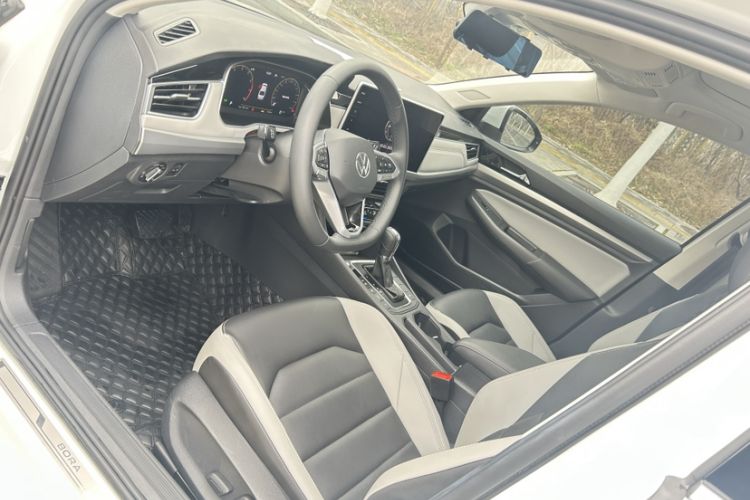 Used Volkswagen Bora 2023 300TSI DSG Prestige Edition
