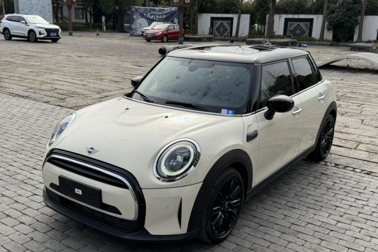 Used  MINI 2022 Updated 1.5T COOPER Artist Five-Door Edition
