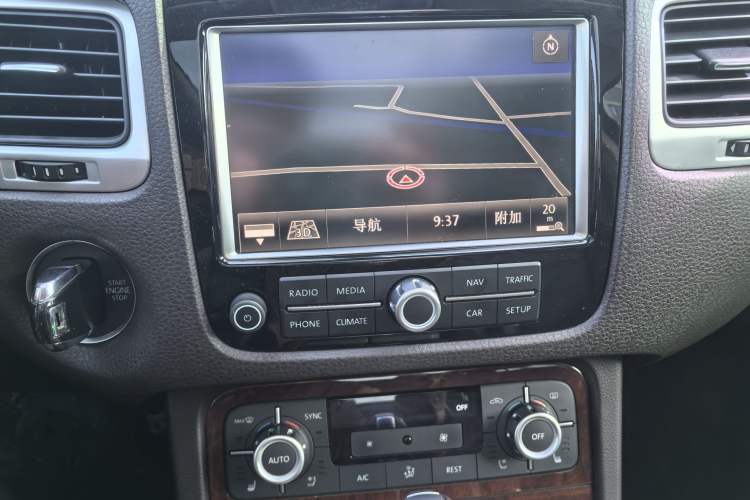 Used Volkswagen Touareg 2011 3.0 TSI Comfort Version
