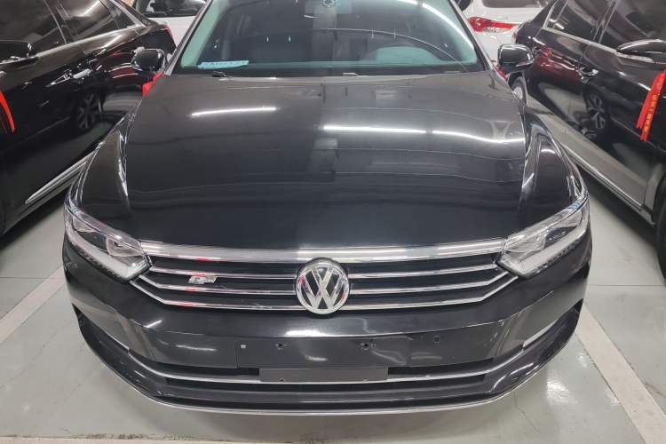 Used Volkswagen Magotan 2019 330TSI DSG Leading Edition China V Standard
