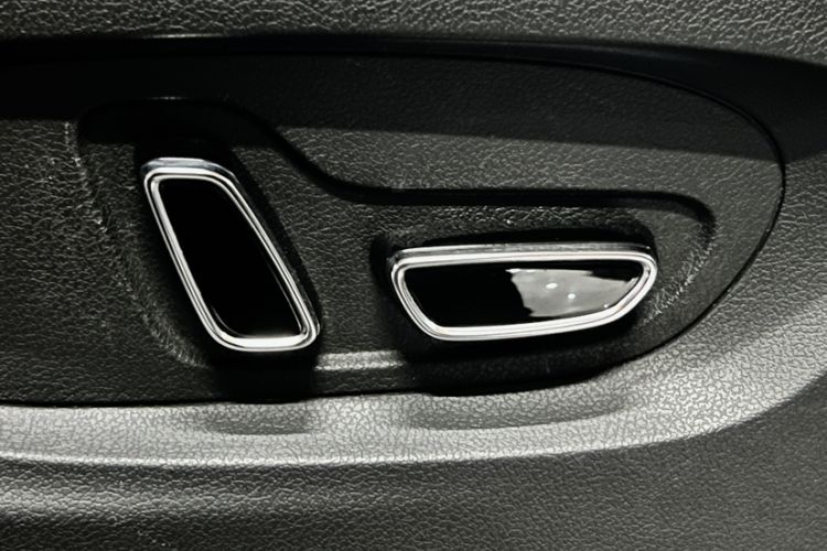 Used AION Y 2022 Plus 70 Tech Edition