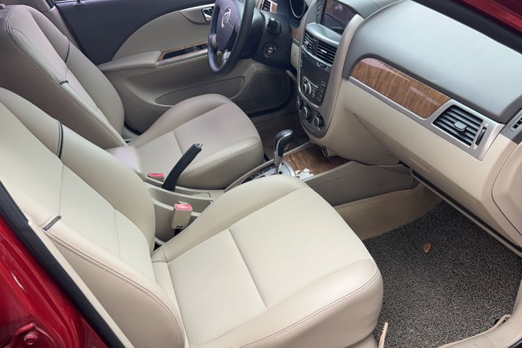 Used Buick Excelle 2015 1.5L Automatic Classic Model
