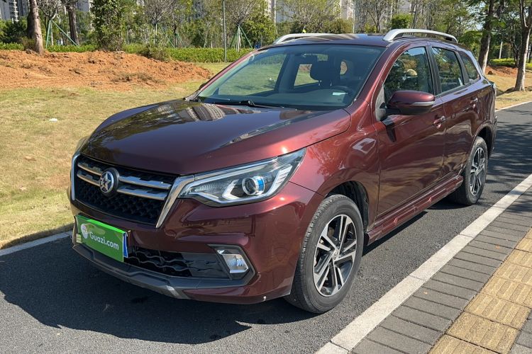 Used Venucia T70 2018 2.0L CVT Smart Edition
