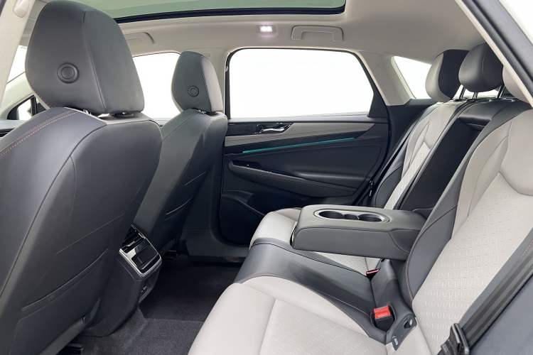 Used Volkswagen ID.7 VIZZION 2024 AIR model