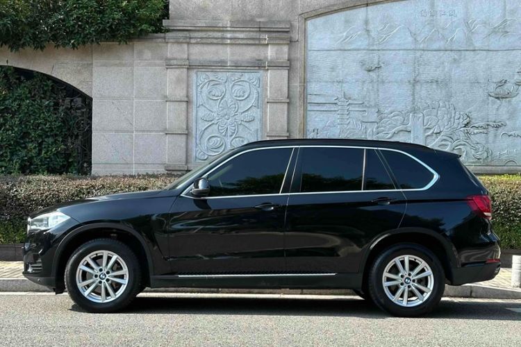 Used BMW X5 2015 xDrive28i
