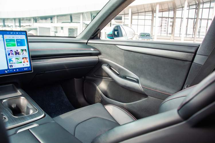 Used  SU7 2024 Rear-Drive Ultra-Long Range Advanced Pro-Level Intelligent Driving Version
