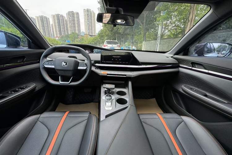 Used Changan UNI-V 2024 1.5T Prestige Edition
