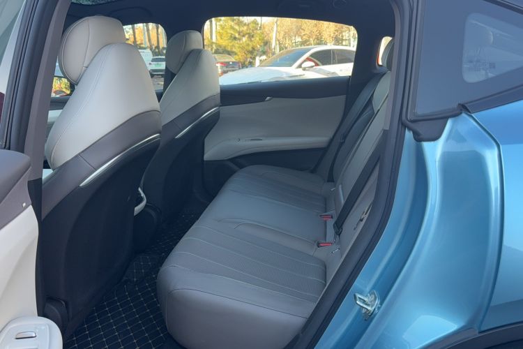 Used  L07 2024 230Max Qiankun Intelligent Driving ADS SE Range-Extended Version
