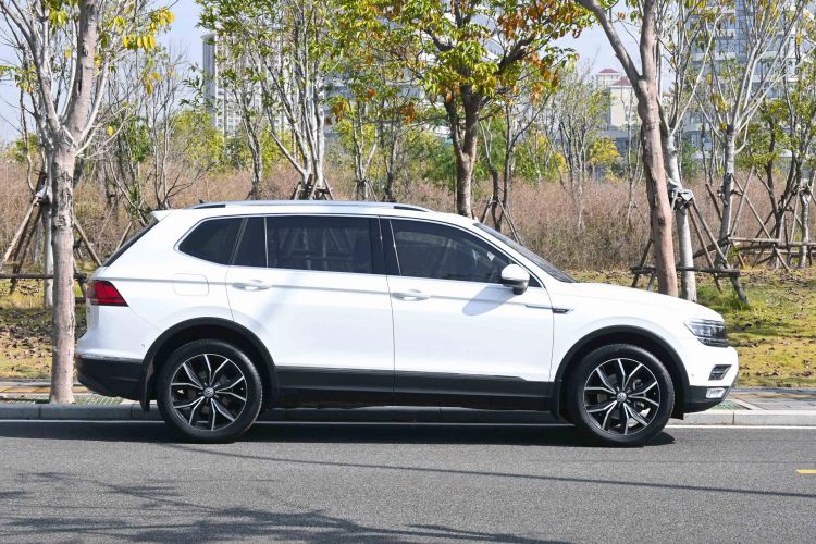 Used Volkswagen Tiguan L 2017 380TSI Automatic All-Wheel-Drive Flagship Edition