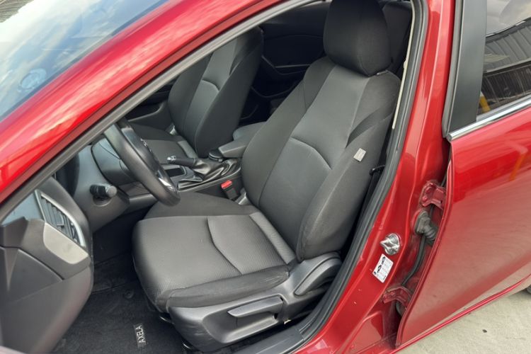 Used Mazda Mazda 3 Axela 2017 Sedan 1.5L Manual Comfort Model Emission Standard China V
