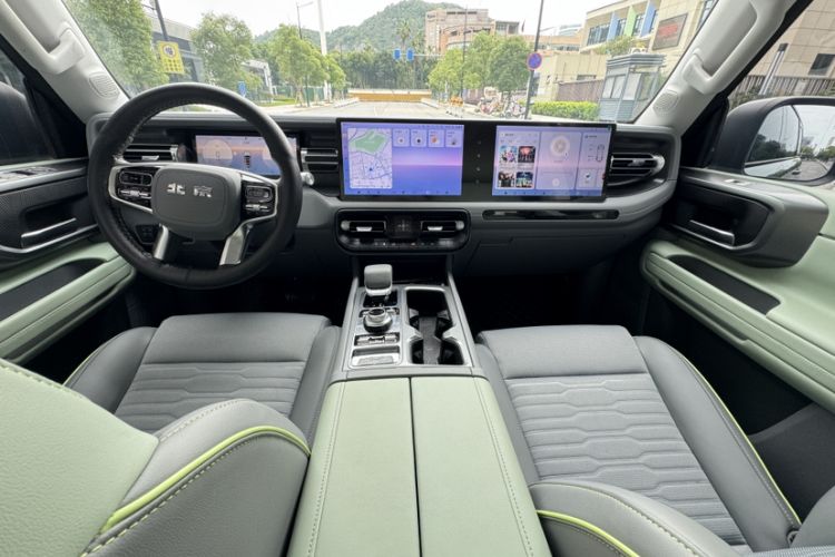 Used Beijing Auto BJ40 2024 2.0D All-New Blade Hero Crosser
